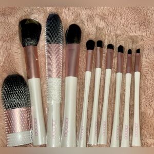 NEW DOCOLOR Makeup Brush Set with matching pink and white zippered bag